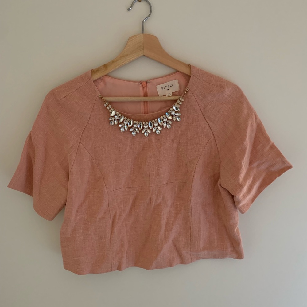 Linen Cropped Top Jewel Collar